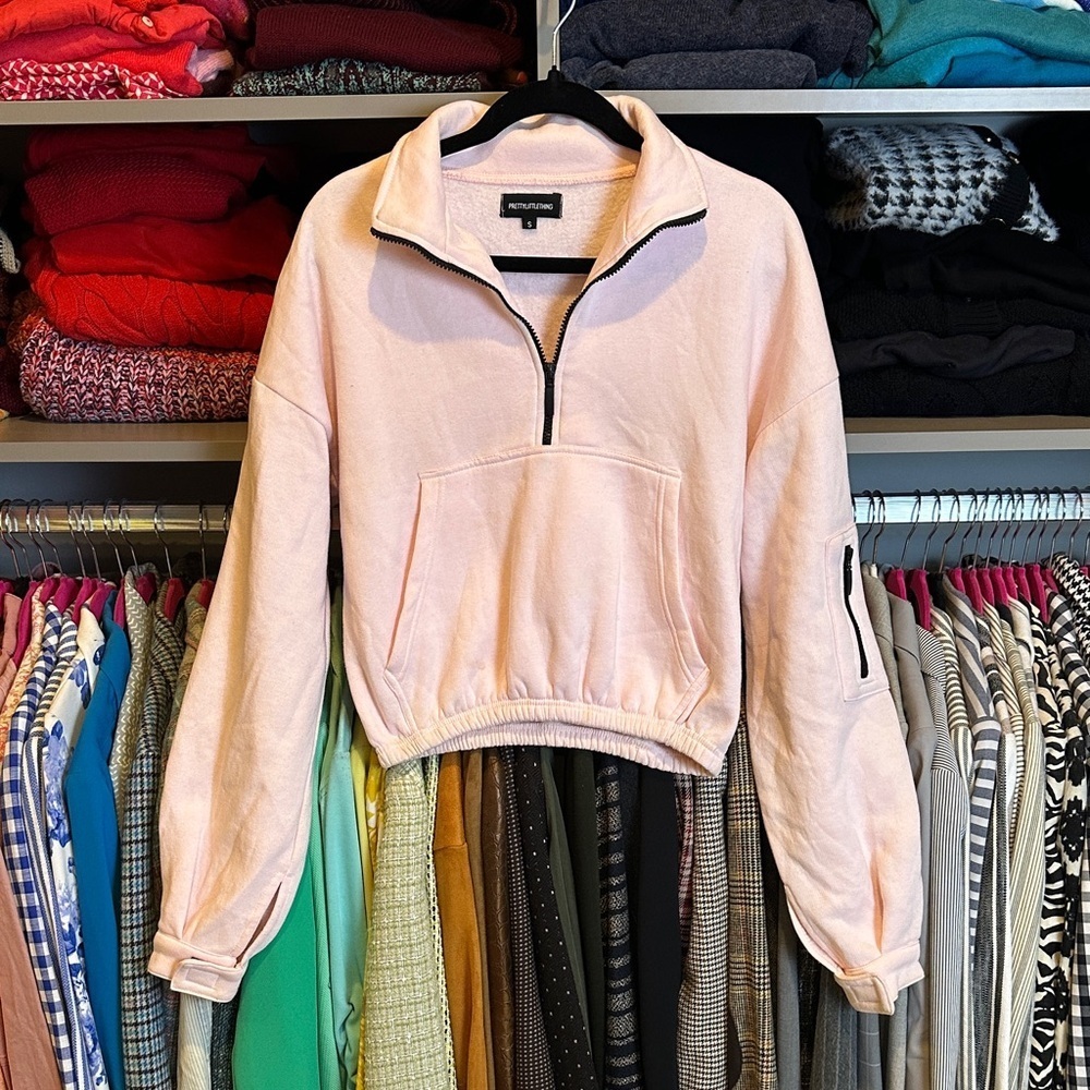 PrettyLittleThing pink 1/2 zip Velcro cuff kangaroo pocket cropped sweatshirt S